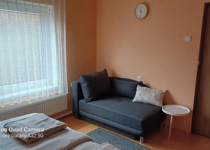 81 * Nová Lesná